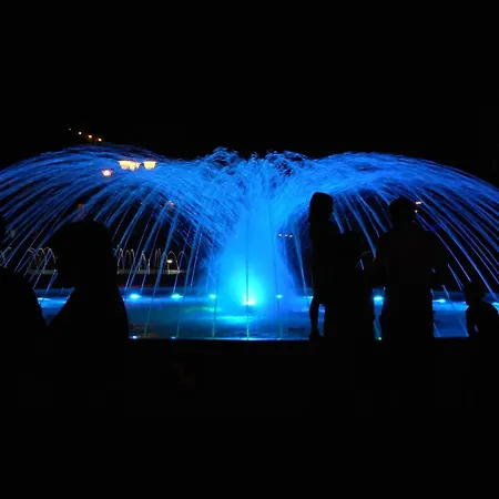 Flat Featuring A Large Sun-filled Terrace Apartman