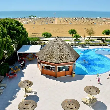 Flat Featuring A Large Sun-filled Terrace Apartment Bibione