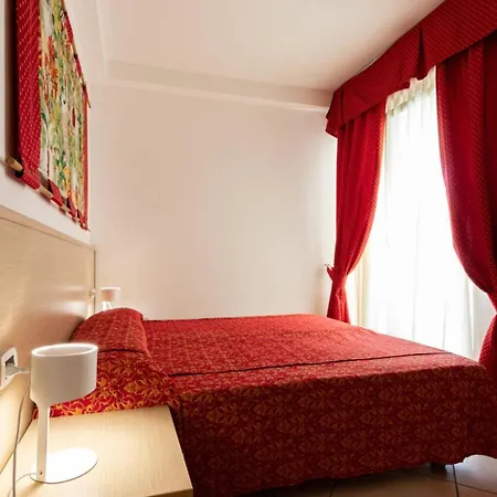 Flat Featuring A Large Sun-filled Terrace