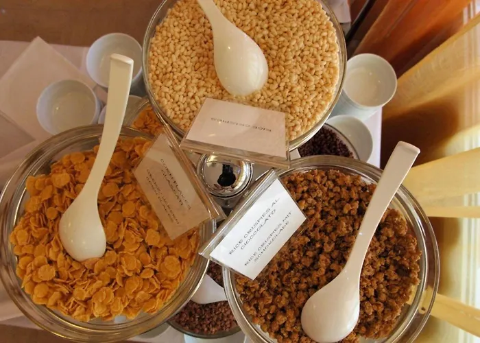 Apartment Flat Featuring A Large Sun-filled Terrace *